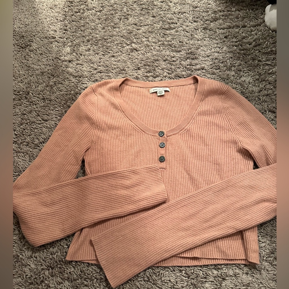 Knitted long sleeve cropped shirt